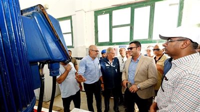 وزير الإسكان يتفقد أعمال إحلال وتجديد محطة تنقية مياه جنوب العلمين
