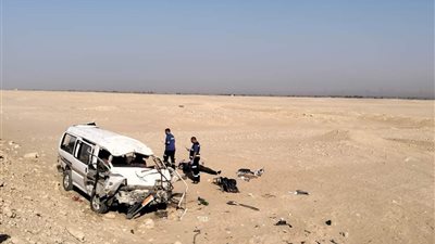 مصرع وإصابة 11 شخصًا في انقلاب ميكروباص بالطريق الصحراوي الغربي في قنا