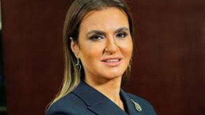 ضبط سيدة سرقت هاتفًا محمولًا من الدكتورة سحر نصر في مسجد السيدة نفيسة بالخليفة
