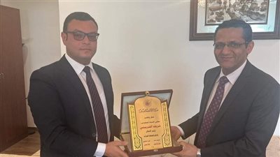 تفاصيل لقاء نقيب الصحفيين مع وزير الإسكان 