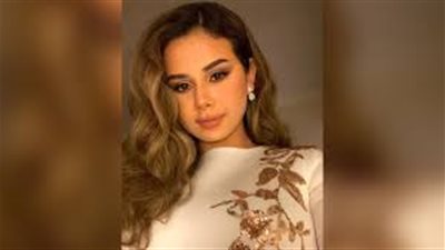  “سرقة 40 ألف جنيه وهاتف وحذاء من شقة الفنانة منة عرفة في التجمع الخامس”