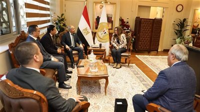 وزيرة التنمية المحلية تستقبل وفدا من الهيئة العليا لحزب “حماة الوطن”