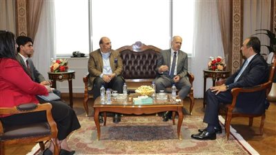 وزير قطاع الأعمال يلتقي رئيس الجامعة الألمانية بالقاهرة لبحث فرص التعاون
