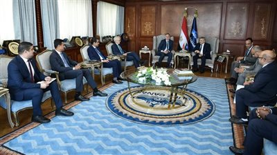 الفريق أسامة ربيع يلتقي نائب الرئيس التنفيذي لمجموعة ميرسك لبحث سبل التعاون المشترك
