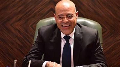 وزير العمل: 5 آلاف فرصة عمل باليونان.. 