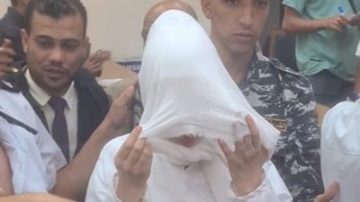 “قرار قضائي جديد في محاكمة مضيفة طيران بتهمة قتل ابنتها في التجمع الخامس”