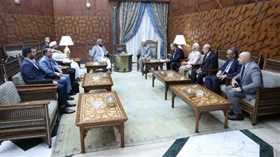 شيخ الأزهر لوزير الأوقاف اليمني: الفُرقة والخلافات المذهبيَّة تخدم تجارة الأسلحة وإشعال الحروب والصِّراعات