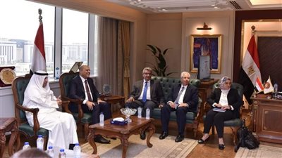وزير العمل يلتقي وفدًا من اللجنة العمالية المشتركة المصرية الكويتية
