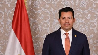 وزير الشباب يجري اتصالاً هاتفياً برئيس اللجنة البارالمبية للإطمئنان على البعثة في باريس 