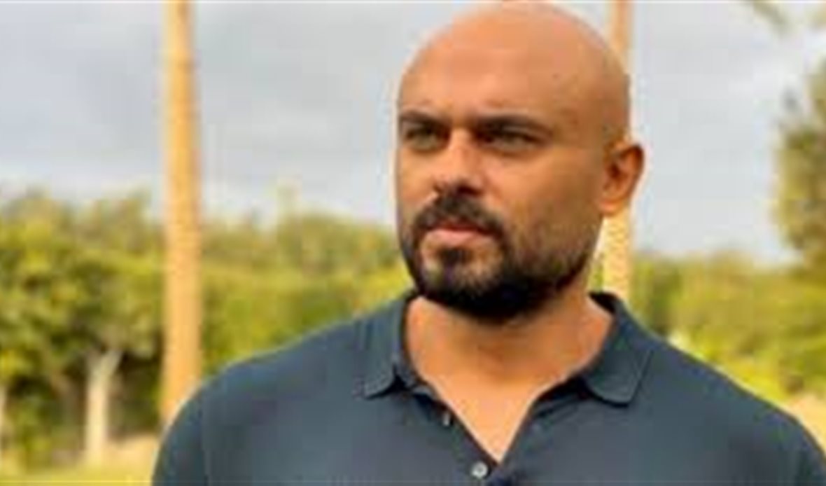أحمد صلاح حسني 