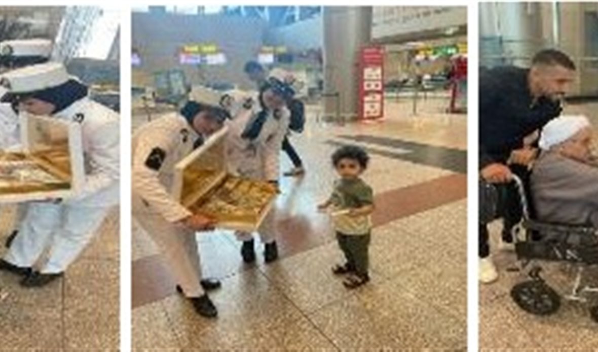 توزيع الحلوى 