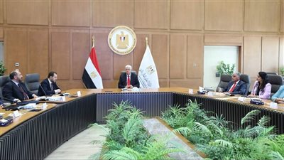 وزير التعليم العالي يرأس الاجتماع الأول للجنة العليا لمستشفيات ومراكز ووحدات الأورام الجامعية