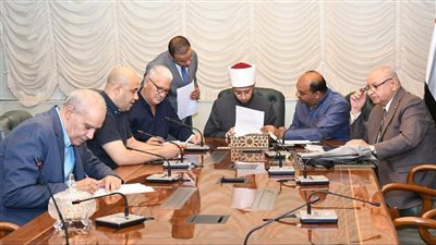 وزير الأوقاف يستقبل عددًا من أعضاء مجلس النواب