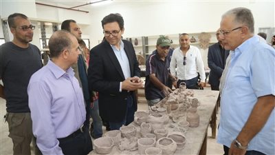 وزير الثقافة يتفقد عددًا من المواقع الثقافية بمدينة 15 مايو لمتابعة الموقف التنفيذي لسير العمل بها ويُصدر مجموعة من القرارات والتوجيهات الهامة 
