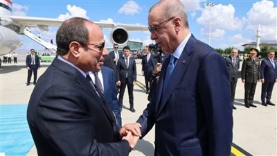 ماذا قال الإعلام التركي عن استقبال أردوغان للرئيس السيسي على باب الطائرة؟