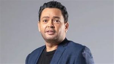 أحمد رزق وعائلته يصلون المحكمة بعد التصالح في قضية مقتل عامل الدليفري