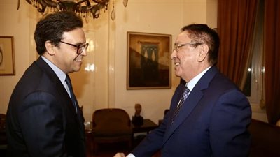 “وزير الثقافة المصري يبحث تعزيز التعاون الثقافي مع سفير كازاخستان”