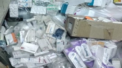 القبض على شبكة لبيع أدوية منتهية الصلاحية بعد ضبط مخزن غير مرخص في المرج