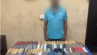 القبض على  4 أشخاص لحيازتهم أسلحة نارية وبيضاء بدون ترخيص بالجمالية و15 مايو