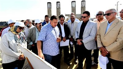 وزير الإسكان يوجه بسرعة تنفيذ أعمال المرافق والطرق بتوسعات «الشيخ زايد» والحزام الأخضر بمدينة «6 أكتوبر»