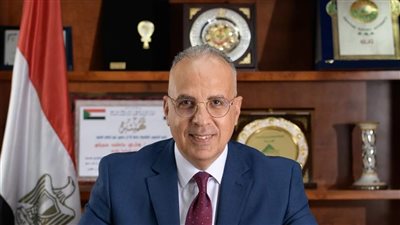 وزير الري يتابع مجهودات مصلحة الميكانيكا والكهرباء 
