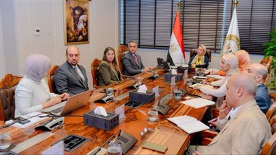 وزيرة البيئة تلتقي رئيس مجلس أمناء مؤسسة شباب القادة YLF