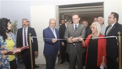 “وزير الثقافة يفتتح معرض ‘شخصيات مصرية’ لتنمية المواهب بالأوبرا: جيل جديد يبدع في تجسيد رموز الوطن”