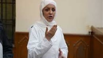المحكمة ترفض طلب دفاع مضيفة الطيران المتهمة بقتل ابنتها وتنفي تنحي الهيئة