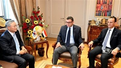 وزير الإسكان يستقبل سفير كوريا الجنوبية لبحث مجالات التعاون بين البلدين