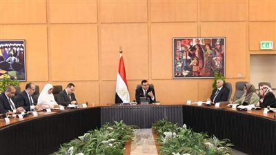 وزير الإسكان يلتقي رؤساء أجهزة المدن الجديدة لمتابعة تطبيق قانون التصالح في بعض مخالفات البناء