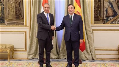وزير الخارجية المصري يلتقي نظيره الإسباني في مدريد لتعزيز العلاقات الثنائية ومناقشة تطورات القضية الفلسطينية