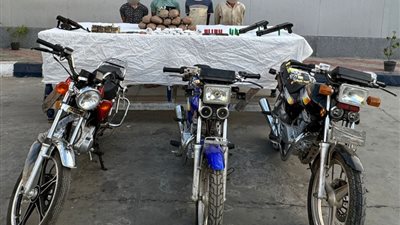 مصرع عنصر إجرامي خطير وضبط 4 آخرين خلال مداهمة بؤرة لتجارة المخدرات في دمياط