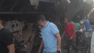تصادم مروع بين قطارين بالزقازيق واستدعاء 25 سيارة إسعاف لنقل المصابين (صور)