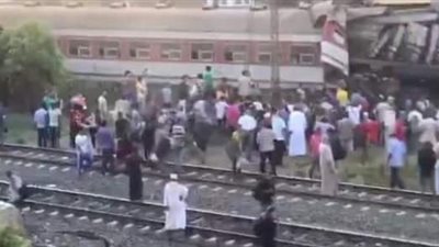 إيقاف حركة القطارات بالشرقية بعد تصادم قطارين.. والدفاع المدني والشرطة يتدخلان (صور)