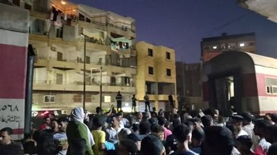 رئيس الوزراء يتابع تطورات حادث تصادم قطارين في الزقازيق ويوجه بتوفير كافة سبل الرعاية الطبية للمصابين