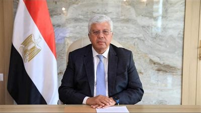 وزير التعليم العالي يتابع حادث تصادم قطارين بالزقازيق