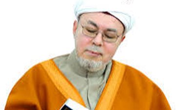 “لنشره أفكارًا متطرفة… بلاغ للنائب العام يطالب بالقبض على الشيخ صلاح الدين التيجاني”
