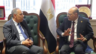 وزير العمل يلتقي سفير مصر الجديد في قبرص