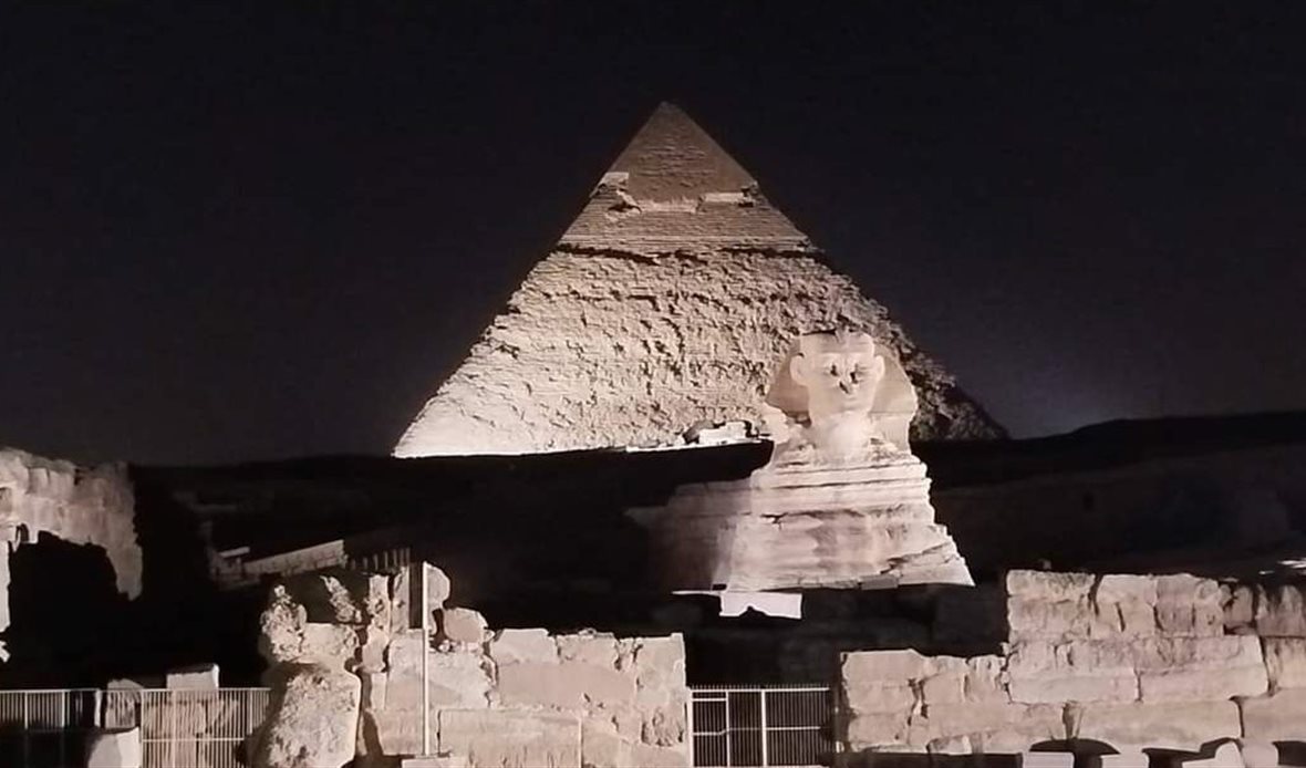 أهرامات الجيزة وأبو