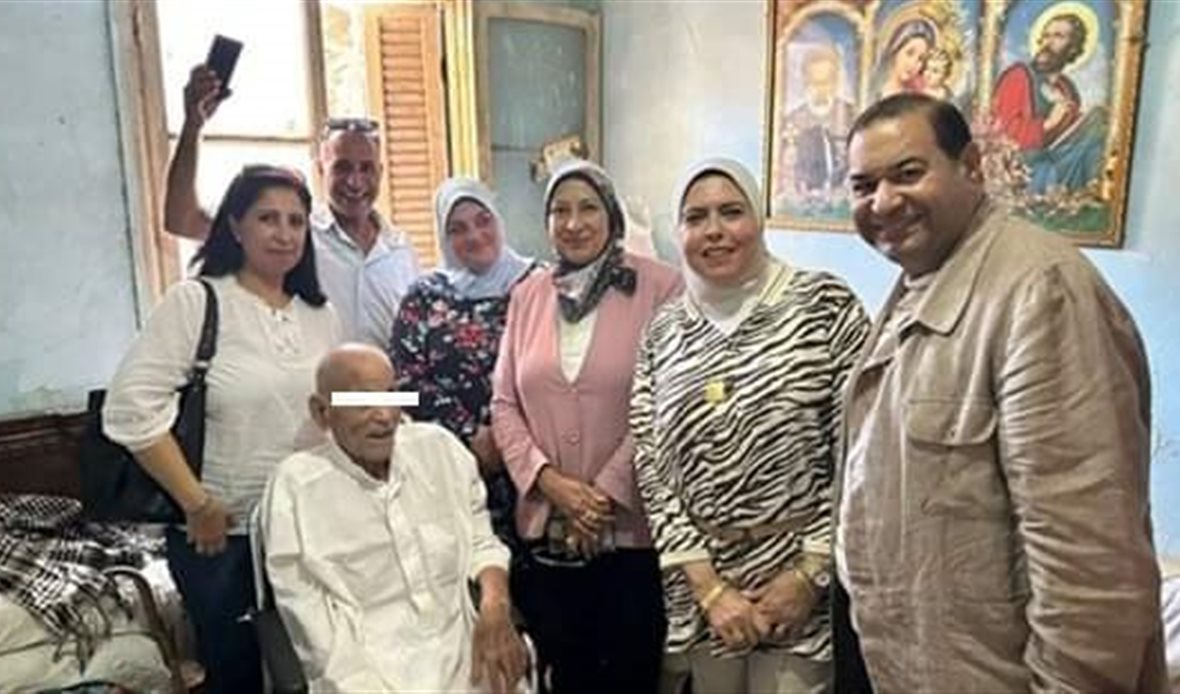 خلال تسليم الكرسي