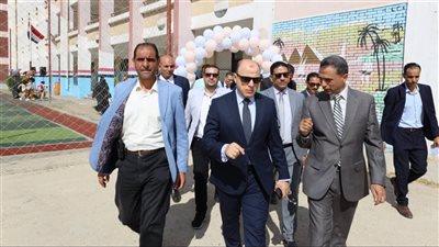 محافظ كفر الشيخ يتفقد المدارس ويشدد على توفير بيئة تعليمية محفزة للطلاب في مستهل العام الدراسي الجديد.