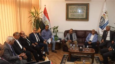 وزير قطاع الأعمال العام يلتقي محافظ القليوبية خلال زيارته لشركة النصر للكيماويات الدوائية