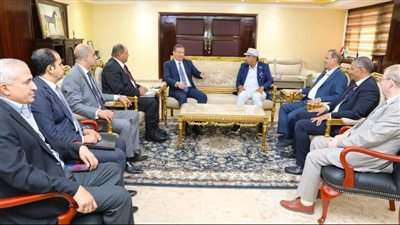 “فاروق” يبحث مع مجموعة 