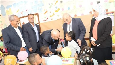 وزير التعليم ومحافظ الأقصر يتفقدان 6 مدارس بالمحافظة لمتابعة انتظام العام الدراسي الجديد  