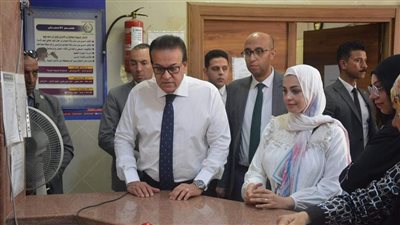 وزير الصحة يعفي مديرة مركز طبي النزهة الجديدة.. ويوجه بسرعة الإنتهاء من أعمال الصيانة