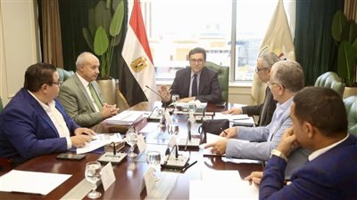 وزير الثقافة يناقش خطة تنفيذ مبادرة “بداية جديدة” لتعزيز التنمية البشرية في اجتماع موسع