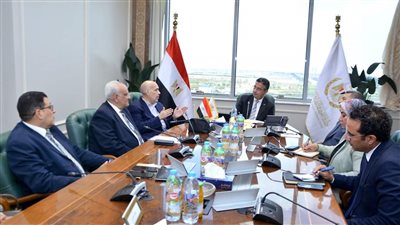 وزير التموين يستقبل وفد مجلس أمناء مدينة الشروق