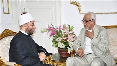 وزير الأوقاف يستقبل شيخ الطريقة الرضوانية الخلوتية