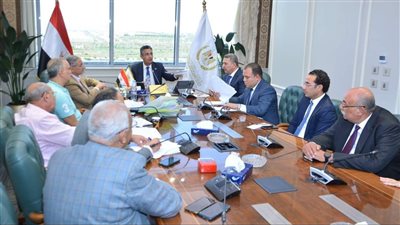 وزير التموين يلتقي بعدد من أعضاء مجلسي النواب والشيوخ
