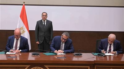 رئيس الوزراء يشهد مراسم توقيع عقد تأسيس شركة مياه العاصمة الإدارية